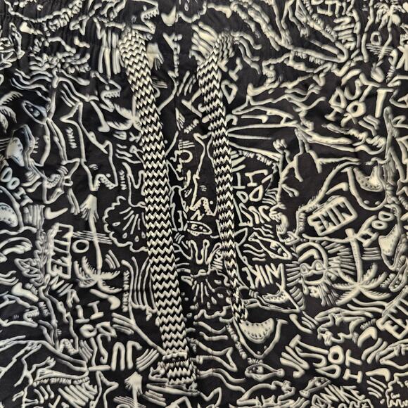 Nike Shark Men's Black Shark Icon 6.5" Volley Print Board Trunks Size Small - Picture 2 of 10